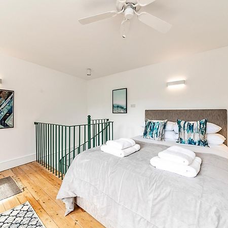 The Secret Kensington Garden Mews-2 Bedroom Full House-2 Train Lines- Spacious-Kings Road- Harrods -Chelsea Stadium-Private Small Patio Londres Extérieur photo