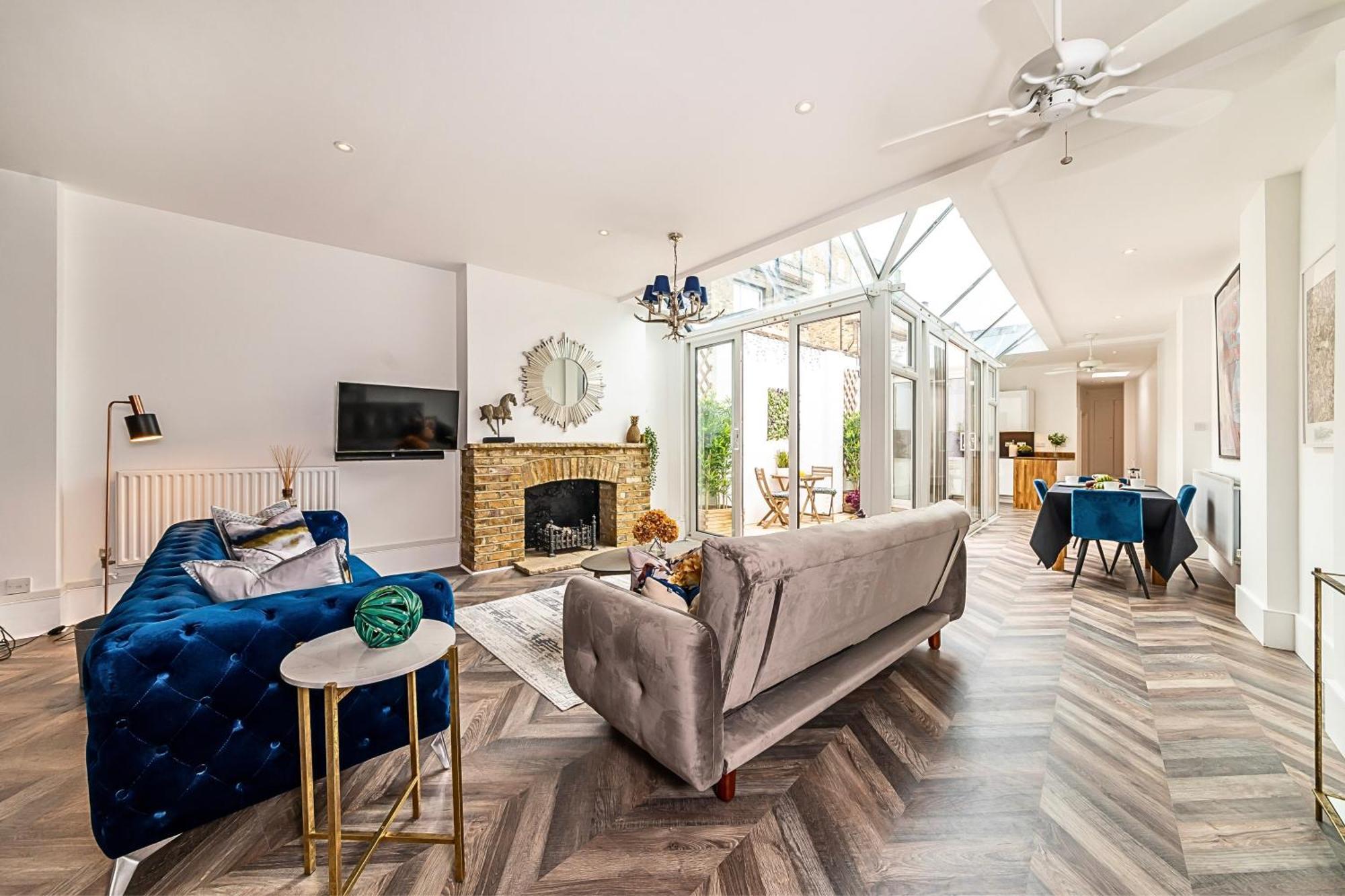 The Secret Kensington Garden Mews-2 Bedroom Full House-2 Train Lines- Spacious-Kings Road- Harrods -Chelsea Stadium-Private Small Patio Londres Extérieur photo