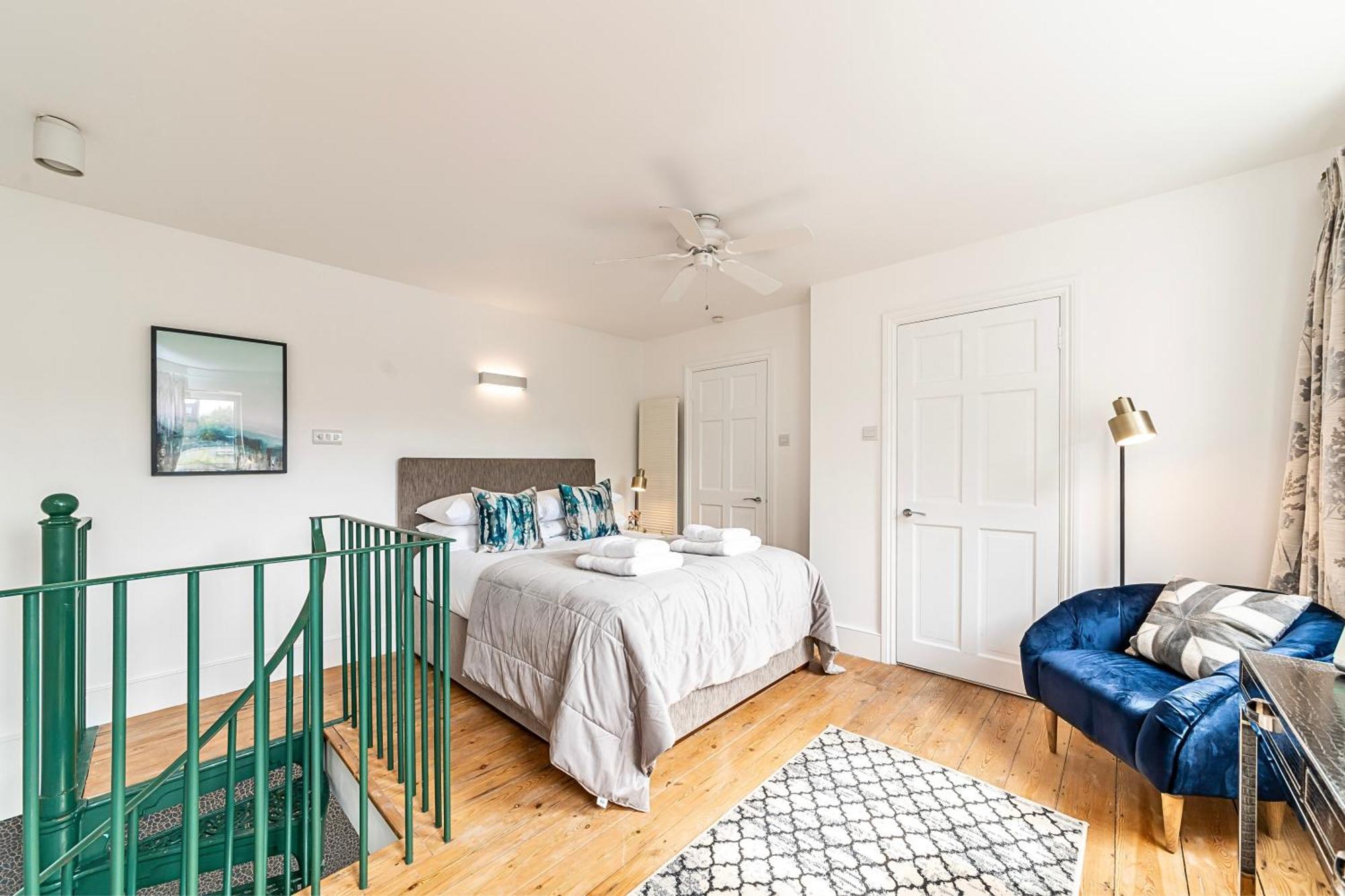 The Secret Kensington Garden Mews-2 Bedroom Full House-2 Train Lines- Spacious-Kings Road- Harrods -Chelsea Stadium-Private Small Patio Londres Extérieur photo