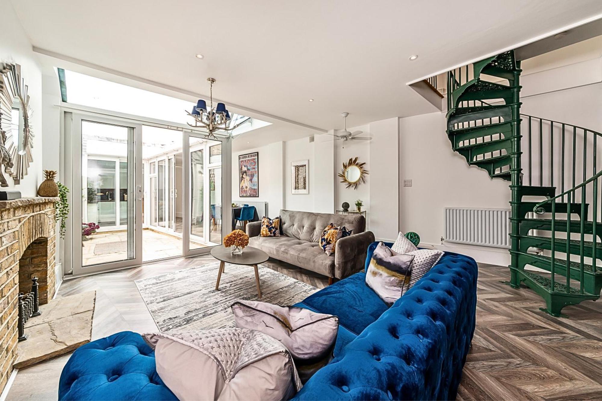 The Secret Kensington Garden Mews-2 Bedroom Full House-2 Train Lines- Spacious-Kings Road- Harrods -Chelsea Stadium-Private Small Patio Londres Extérieur photo