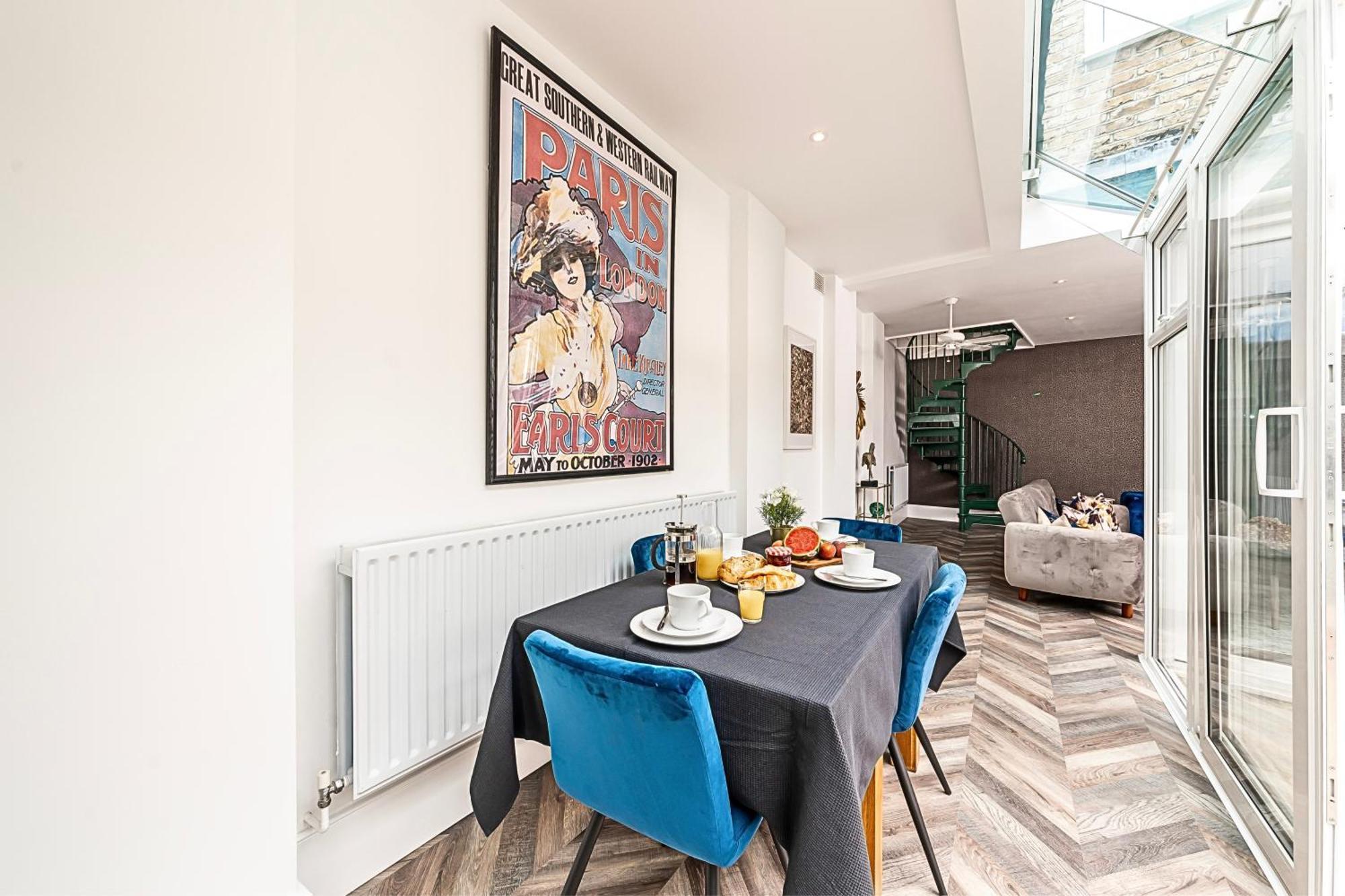 The Secret Kensington Garden Mews-2 Bedroom Full House-2 Train Lines- Spacious-Kings Road- Harrods -Chelsea Stadium-Private Small Patio Londres Extérieur photo