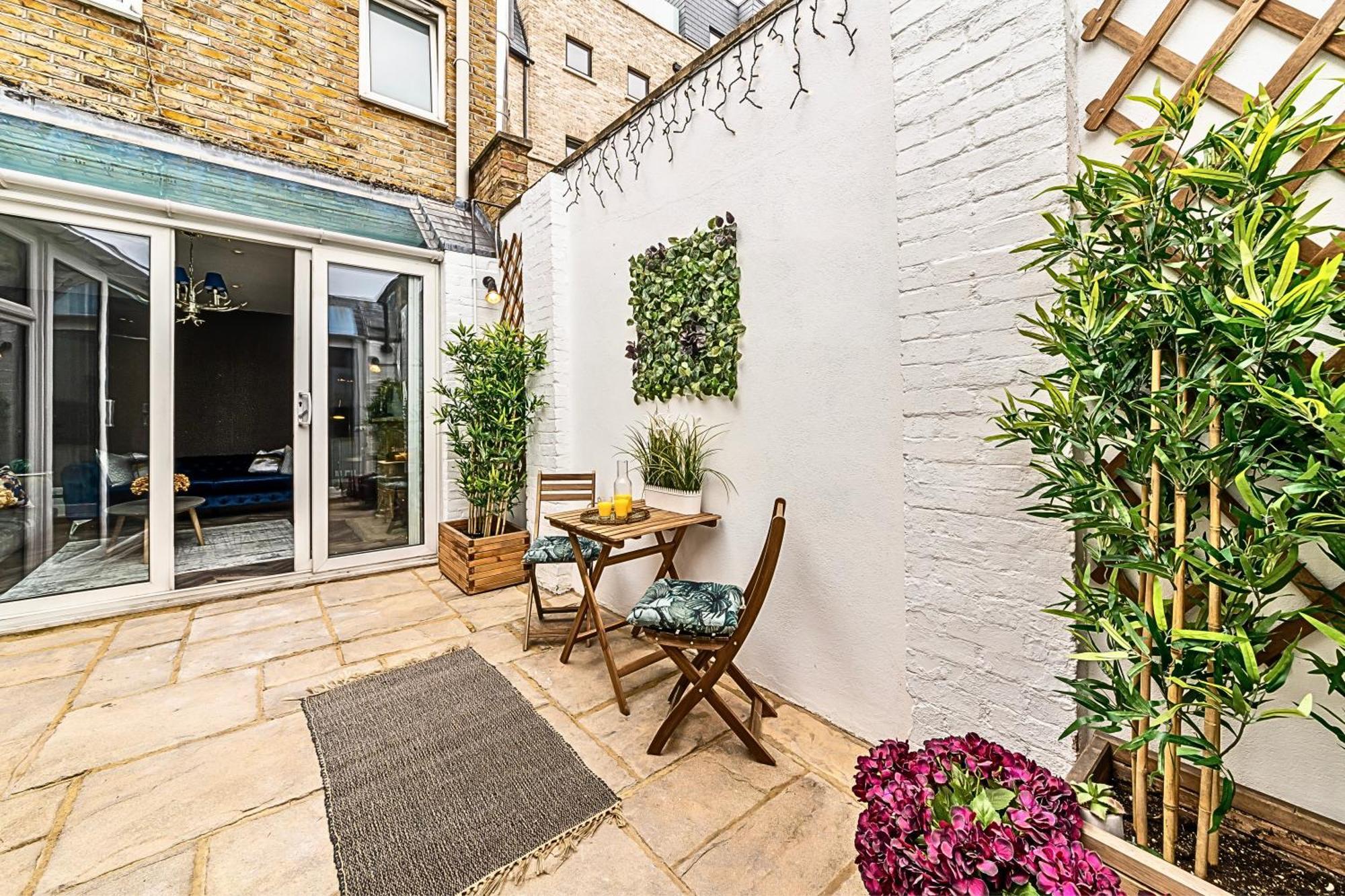 The Secret Kensington Garden Mews-2 Bedroom Full House-2 Train Lines- Spacious-Kings Road- Harrods -Chelsea Stadium-Private Small Patio Londres Extérieur photo