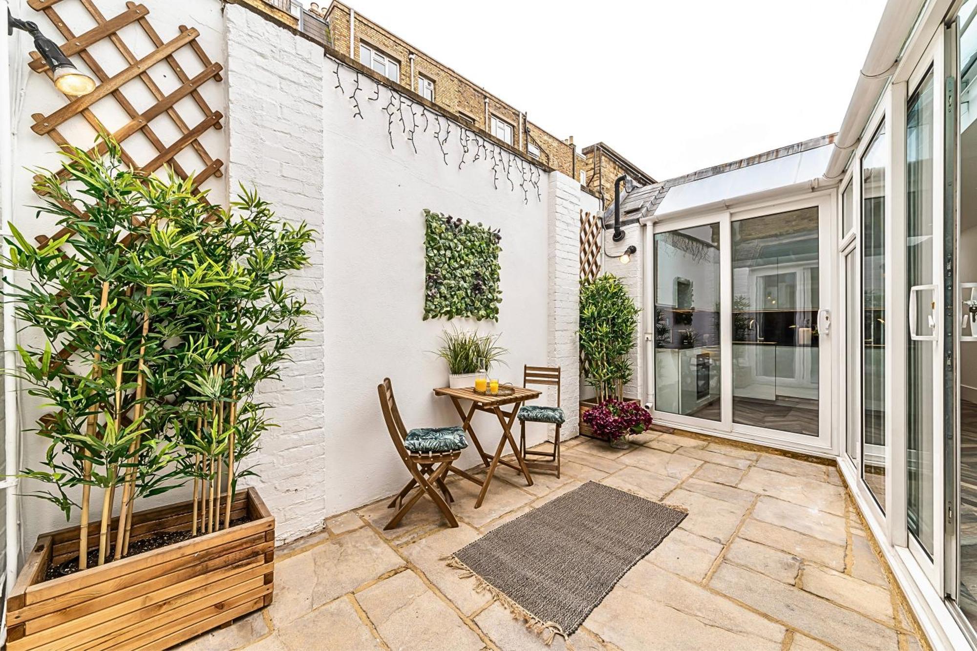 The Secret Kensington Garden Mews-2 Bedroom Full House-2 Train Lines- Spacious-Kings Road- Harrods -Chelsea Stadium-Private Small Patio Londres Extérieur photo