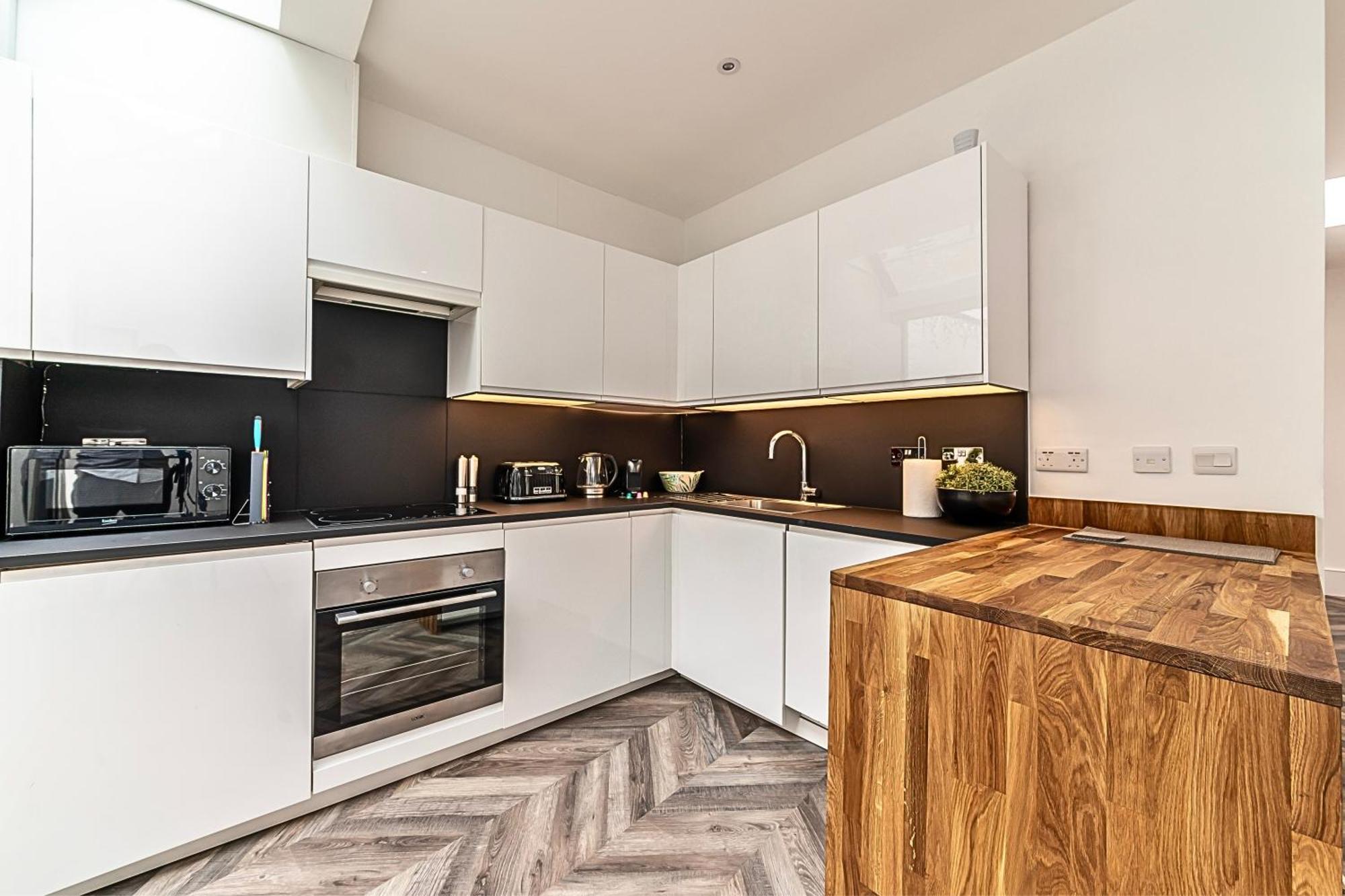 The Secret Kensington Garden Mews-2 Bedroom Full House-2 Train Lines- Spacious-Kings Road- Harrods -Chelsea Stadium-Private Small Patio Londres Extérieur photo