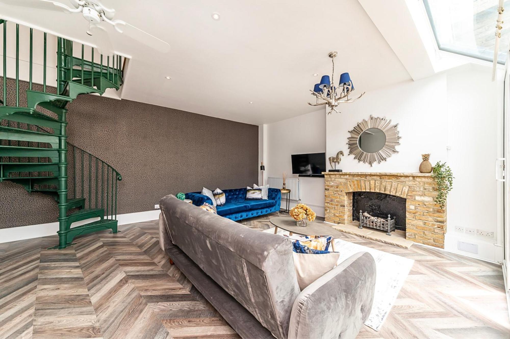 The Secret Kensington Garden Mews-2 Bedroom Full House-2 Train Lines- Spacious-Kings Road- Harrods -Chelsea Stadium-Private Small Patio Londres Extérieur photo