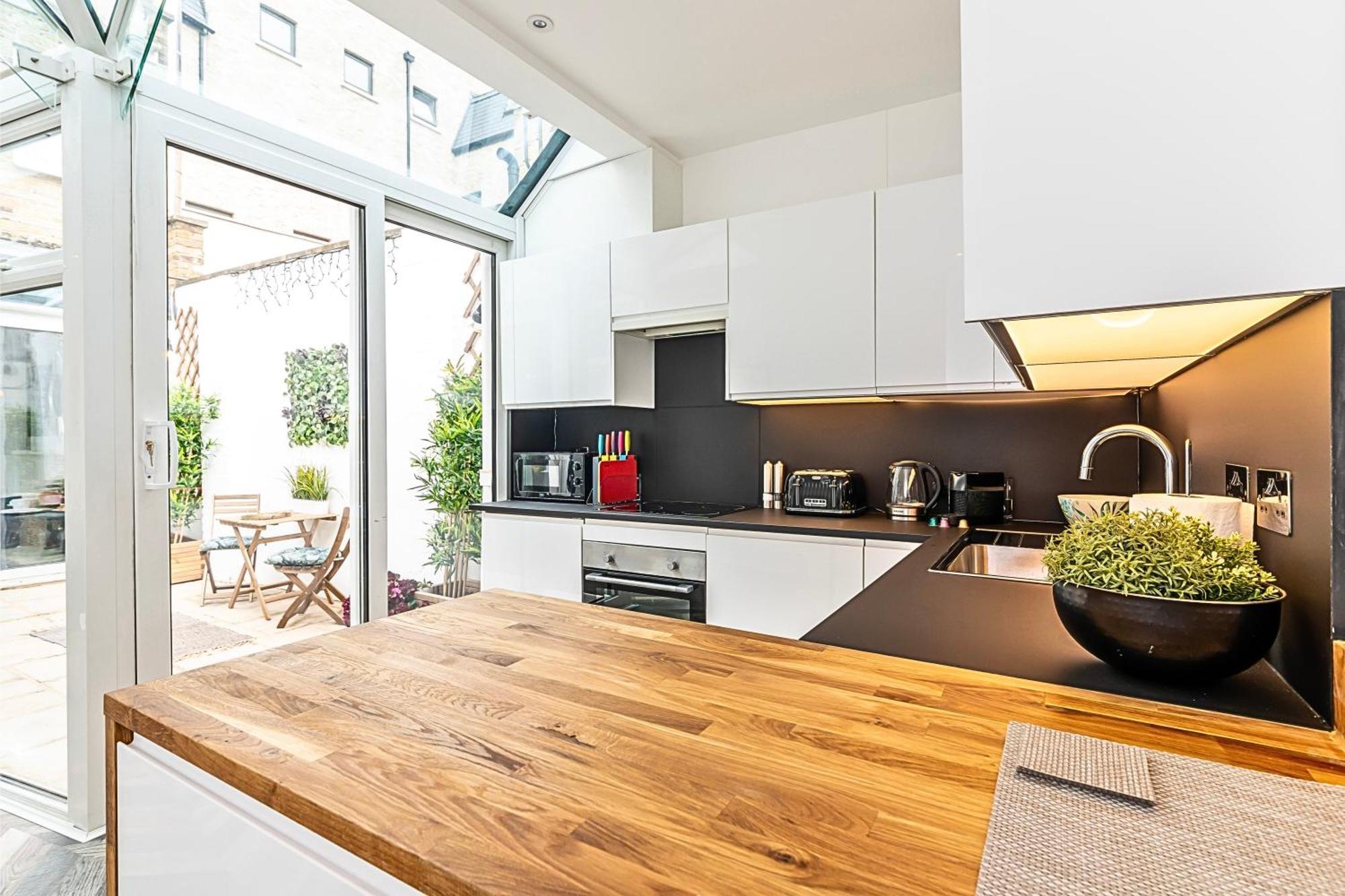 The Secret Kensington Garden Mews-2 Bedroom Full House-2 Train Lines- Spacious-Kings Road- Harrods -Chelsea Stadium-Private Small Patio Londres Extérieur photo