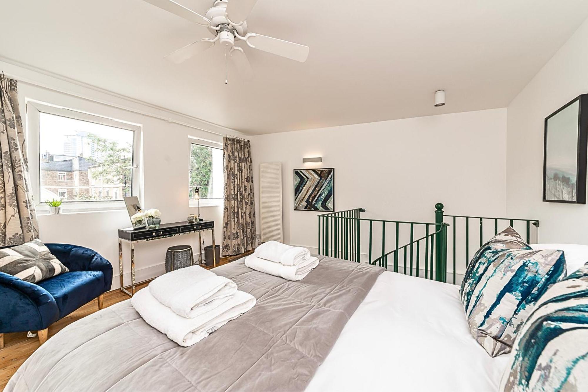 The Secret Kensington Garden Mews-2 Bedroom Full House-2 Train Lines- Spacious-Kings Road- Harrods -Chelsea Stadium-Private Small Patio Londres Extérieur photo